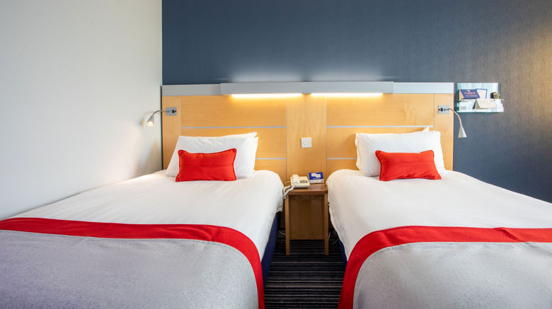 <b>Holiday Inn Express Dunfermline Room</b>. Images powered by <a href="https://www.leonardoworldwide.com/" title="Leonardo Worldwide" target="_blank">Leonardo</a>.