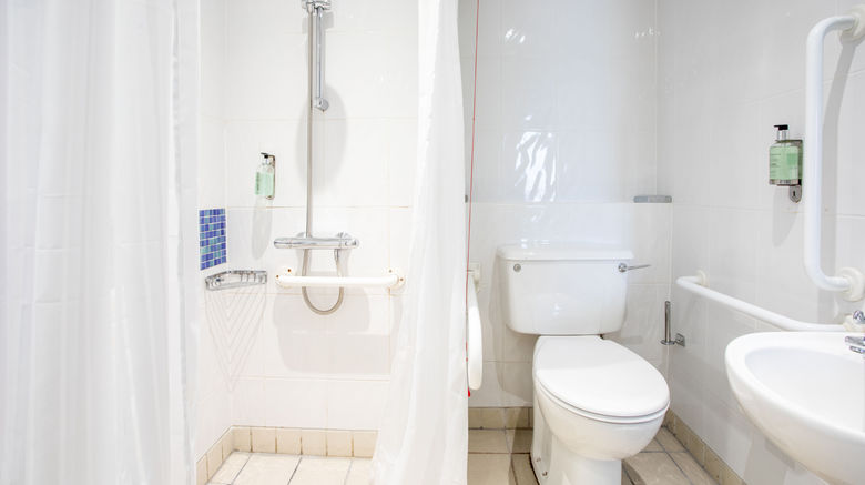 <b>Holiday Inn Express Dunfermline Room</b>. Images powered by <a href="https://www.leonardoworldwide.com/" title="Leonardo Worldwide" target="_blank">Leonardo</a>.