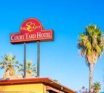 Studio City Court Yard Hotel Exterior