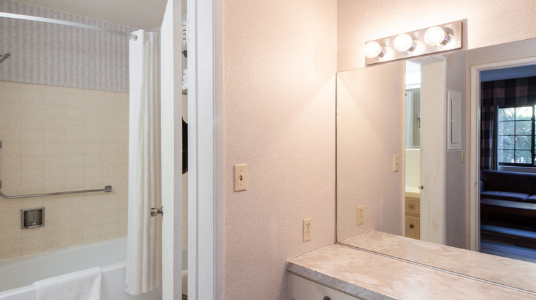 <b>Studio City Court Yard Hotel Room</b>. Images powered by <a href="https://www.leonardoworldwide.com/" title="Leonardo Worldwide" target="_blank">Leonardo</a>.