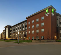 Holiday Inn Express & Suites Brookfield Exterior