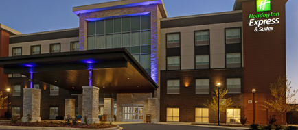 Holiday Inn Express & Suites Brookfield Exterior