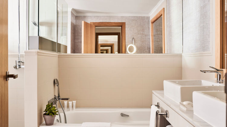 Puente Romano Beach Resort Suite