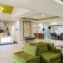 Holiday Inn Express Hotel & Suites