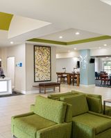 Holiday Inn Express Hotel & Suites