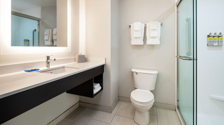 Holiday Inn Express Hotel & Suites Room