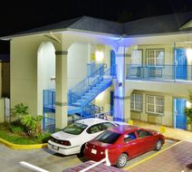Scottish Inn & Suites Alvin Exterior