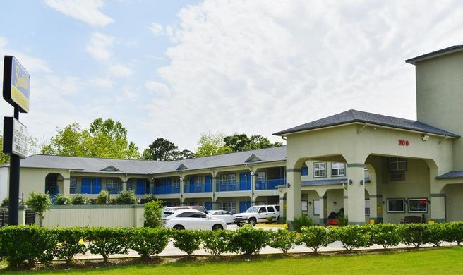 Scottish Inn & Suites Alvin Exterior