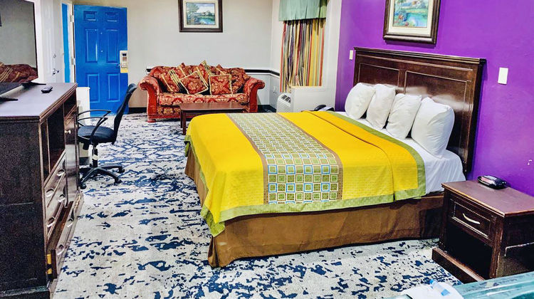 Scottish Inn & Suites Alvin Room