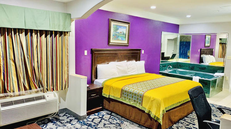 Scottish Inn & Suites Alvin Spa