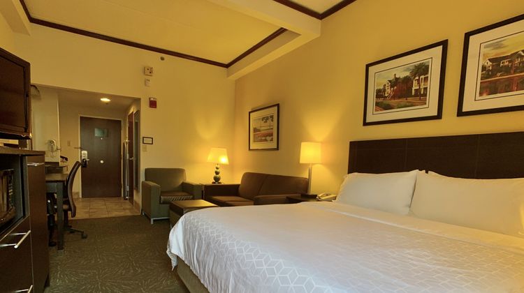 Holiday Inn Express Hotel & Suites Room