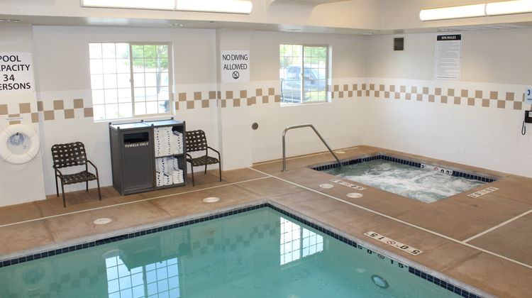 Holiday Inn Express Hotel & Suites Pool