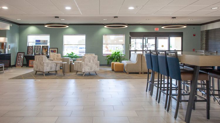 Holiday Inn Express Hotel & Suites Lobby