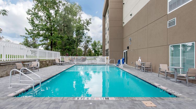 Holiday Inn Express & Suites Alachua Pool