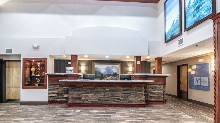 Holiday Inn Express & Suites Kalispell Lobby