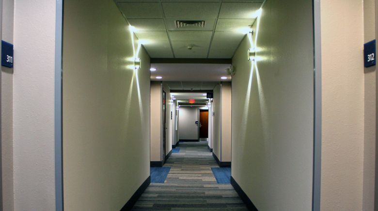 <b>Holiday Inn Express Hotel & Suites Lobby</b>. Images powered by <a href="https://www.leonardoworldwide.com/" title="Leonardo Worldwide" target="_blank">Leonardo</a>.