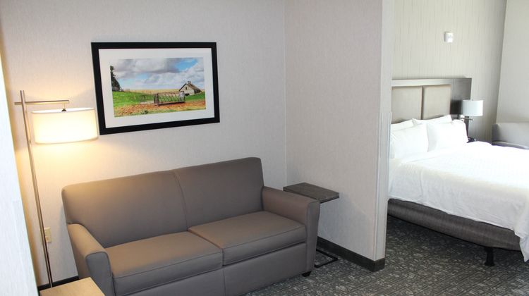 Holiday Inn Express Hotel & Suites Room