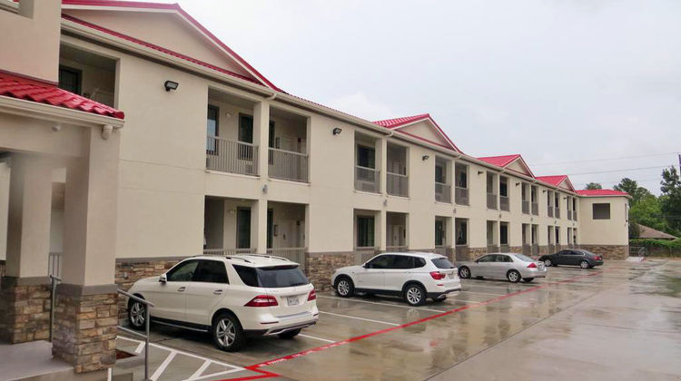 Scottish Inns & Suites Exterior