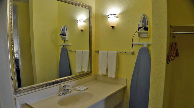 Scottish Inns Fort Worth Room