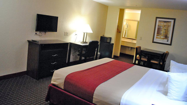 Scottish Inns Fort Worth Room