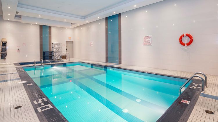 Sandman Hotel & Suites Winnipeg Airport Pool
