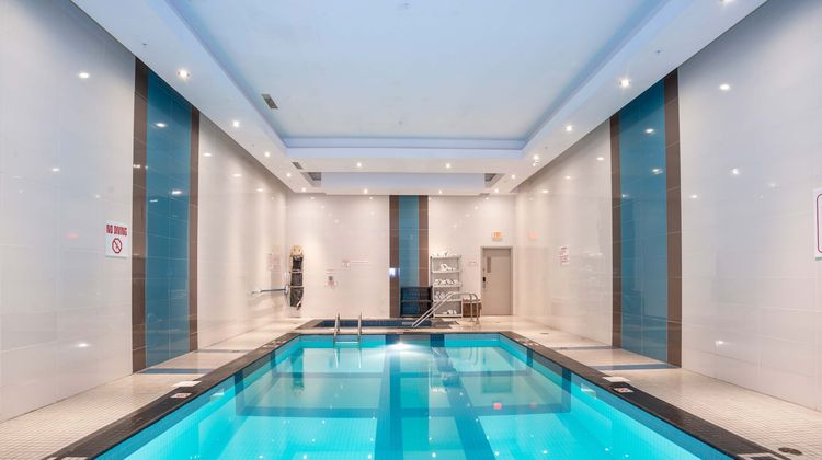 Sandman Hotel & Suites Winnipeg Airport Pool