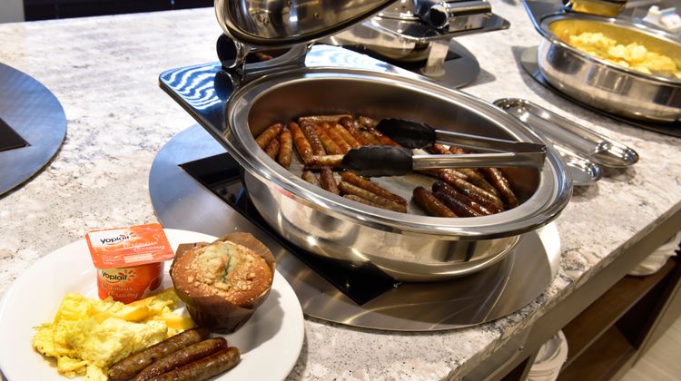 Staybridge Suites Waterloo-St Jacobs Restaurant