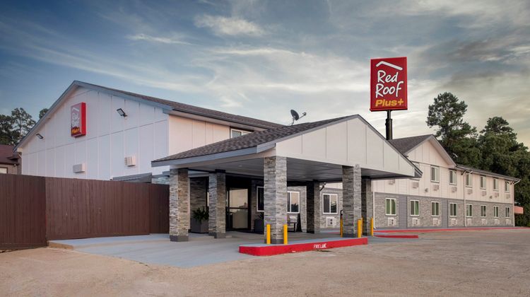 Red Roof PLUS+ Huntsville Exterior