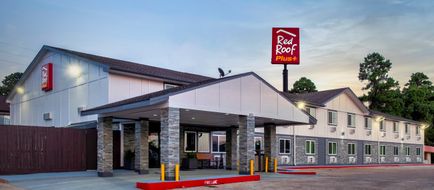 Red Roof PLUS+ Huntsville Exterior
