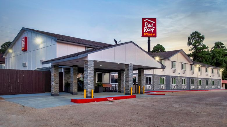 <b>Red Roof PLUS+ Huntsville Exterior</b>. Images powered by <a href="https://www.leonardoworldwide.com/" title="Leonardo Worldwide" target="_blank">Leonardo</a>.