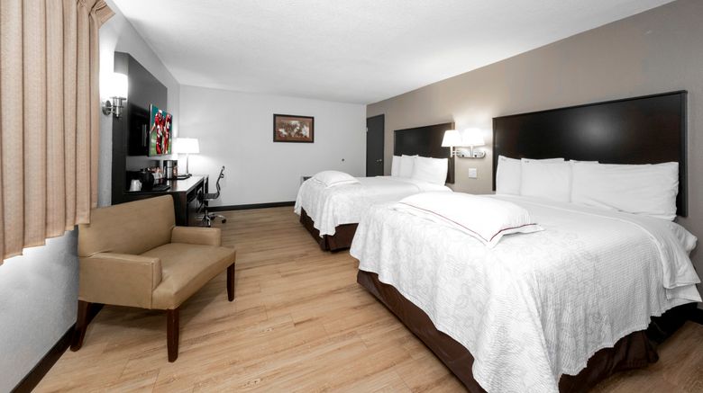 <b>Red Roof PLUS+ Huntsville Room</b>. Images powered by <a href="https://www.leonardoworldwide.com/" title="Leonardo Worldwide" target="_blank">Leonardo</a>.