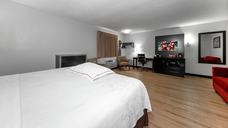 <b>Red Roof PLUS+ Huntsville Suite</b>. Images powered by <a href="https://www.leonardoworldwide.com/" title="Leonardo Worldwide" target="_blank">Leonardo</a>.