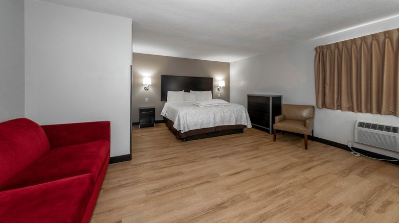 <b>Red Roof PLUS+ Huntsville Suite</b>. Images powered by <a href="https://www.leonardoworldwide.com/" title="Leonardo Worldwide" target="_blank">Leonardo</a>.