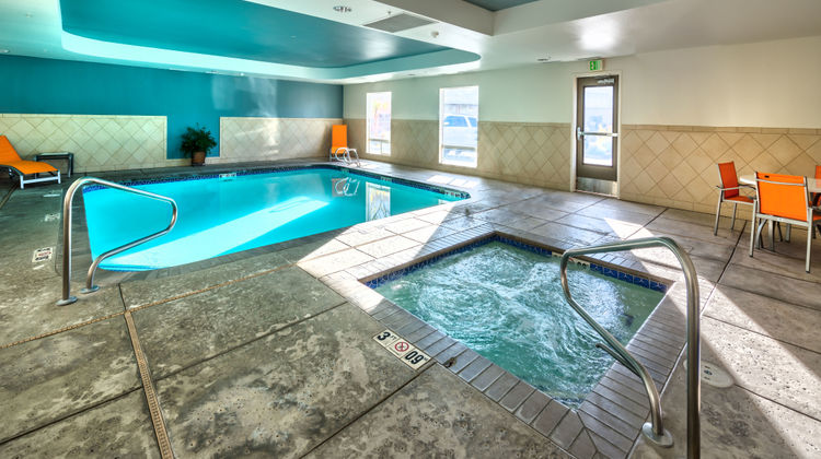 Holiday Inn Express Minden Pool