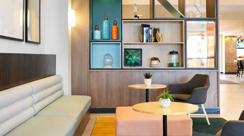 <b>Holiday Inn Hotel & Suites Lobby</b>. Images powered by <a href="https://www.leonardoworldwide.com/" title="Leonardo Worldwide" target="_blank">Leonardo</a>.