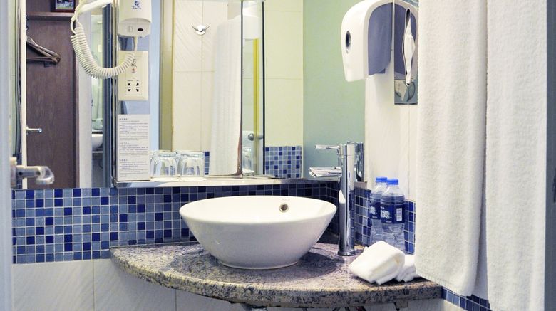 <b>Holiday Inn Express Room</b>. Images powered by <a href="https://www.leonardoworldwide.com/" title="Leonardo Worldwide" target="_blank">Leonardo</a>.