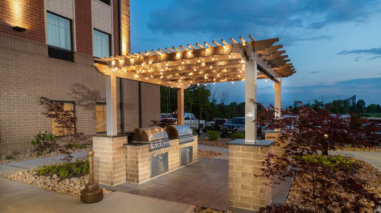 Staybridge Suites Florence Exterior