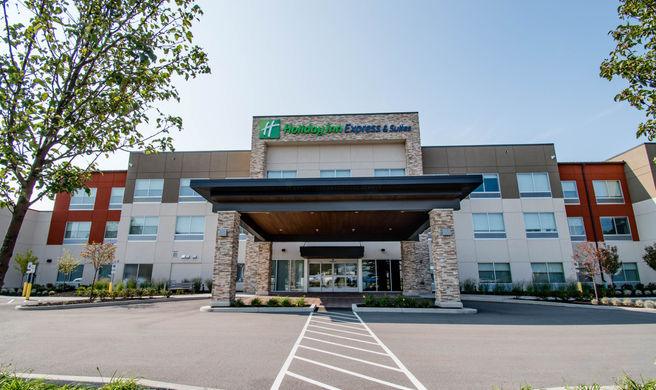 Holiday Inn Express & Suites Tonawanda Exterior