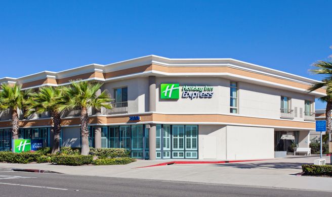 Holiday Inn Express Newport Beach Exterior