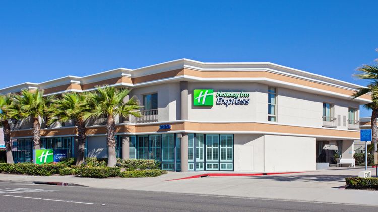 Holiday Inn Express Newport Beach Exterior