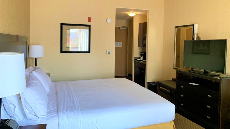 <b>Holiday Inn Express Hotel Fresno NW Room</b>. Images powered by <a href="https://www.leonardoworldwide.com/" title="Leonardo Worldwide" target="_blank">Leonardo</a>.