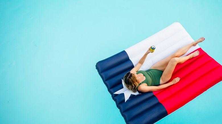<b>Four Seasons Hotel Austin Pool</b>. Images powered by <a href="https://www.leonardoworldwide.com/" title="Leonardo Worldwide" target="_blank">Leonardo</a>.