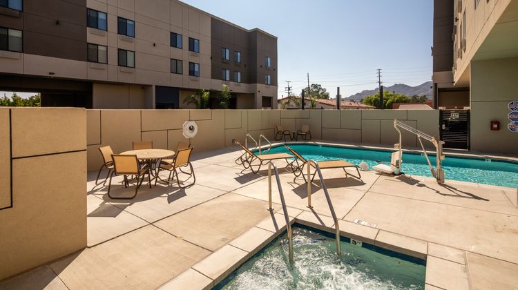 Holiday Inn Express & Suites Chatsworth Pool