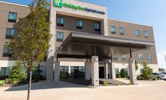 Holiday Inn Express & Suites Kingfisher