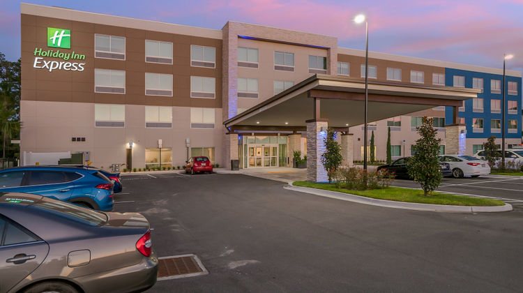 Holiday Inn Express South Bartram Park Exterior