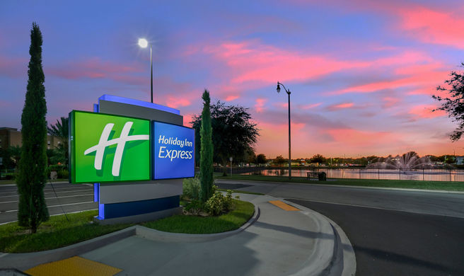 Holiday Inn Express South Bartram Park Exterior