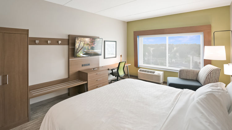 Holiday Inn Express South Bartram Park Room