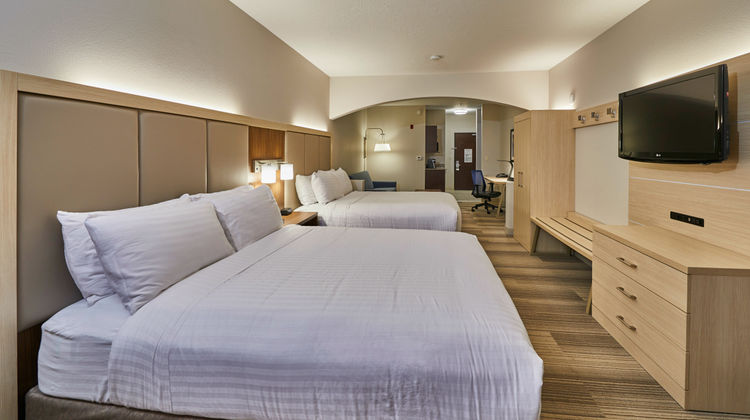 Holiday Inn Express Hotel & Suites Suite