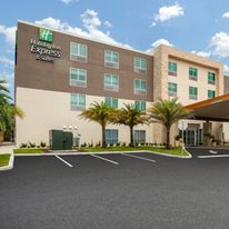 Holiday Inn Express & Stes DeLand South