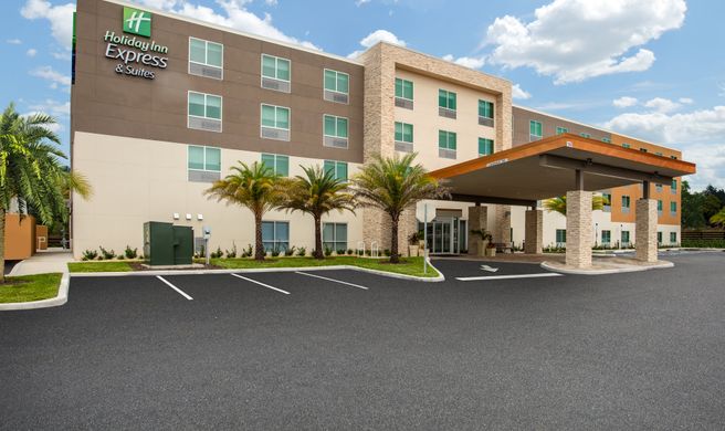 Holiday Inn Express & Stes DeLand South Exterior